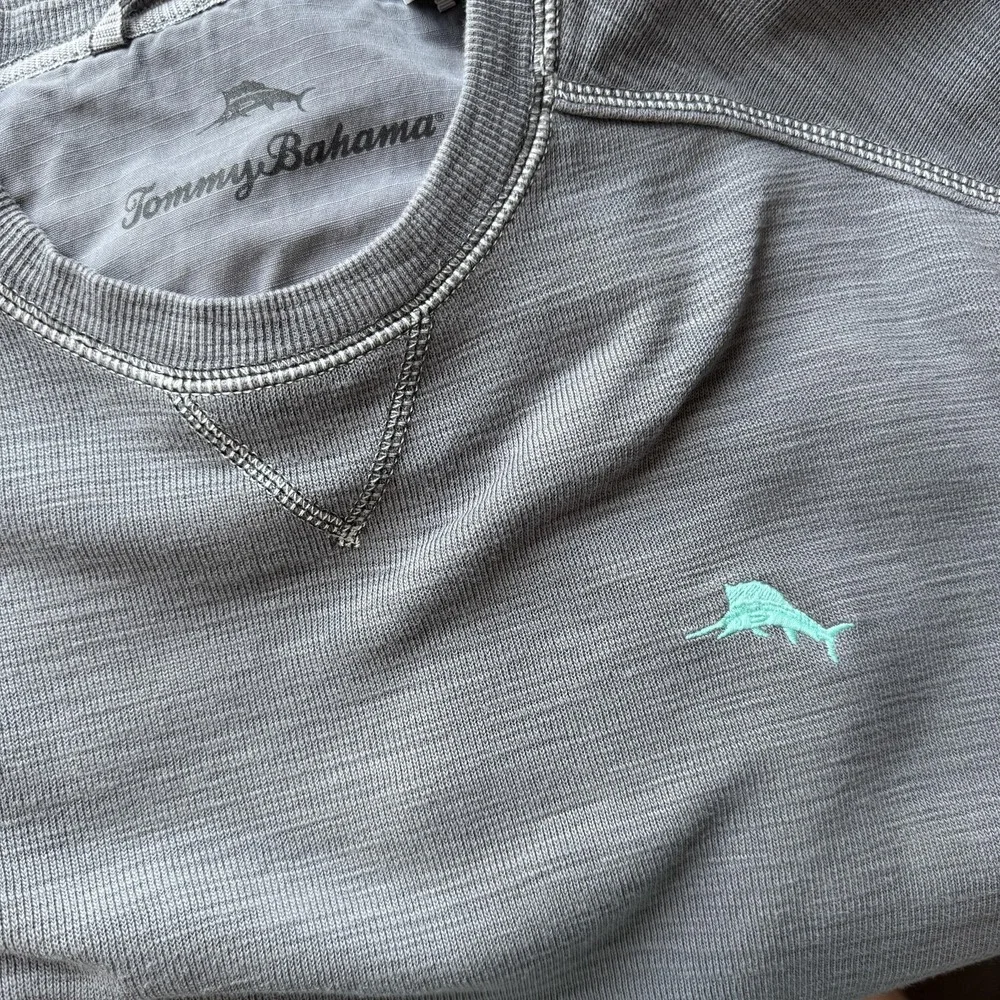 Tommy Bahama Sweater Mens Small Gray‎ Crewneck Pullover Marlin Logo Lightweight